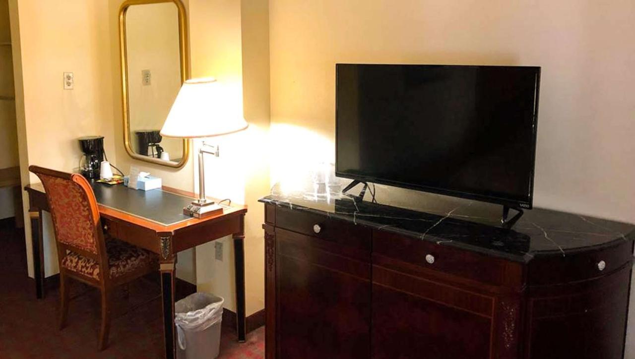 West Hartford Inn מראה חיצוני תמונה