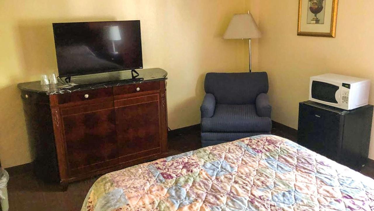 West Hartford Inn מראה חיצוני תמונה